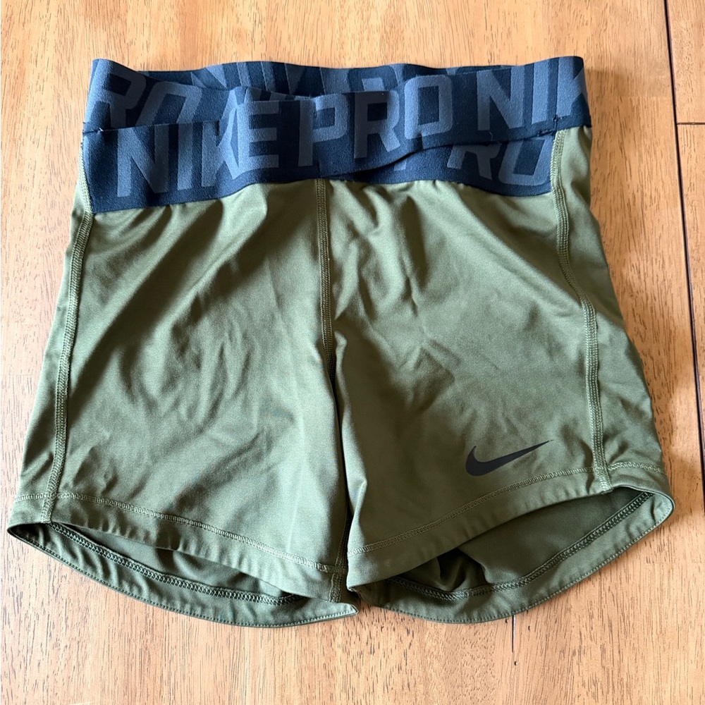 Nike Pro Women's Green Athletic Shorts